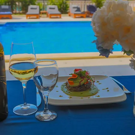 Perla Beach Resort Apart Otel Rogoznica (Sibenik-Knin)
