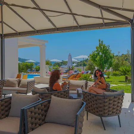 Perla Beach Resort 4*
