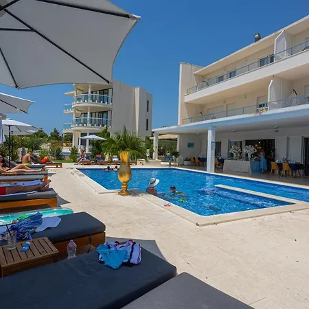 Apart Otel Perla Beach Resort