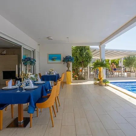 Perla Beach Resort