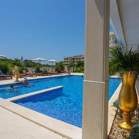 Perla 4* Rogoznica (Sibenik-Knin)
