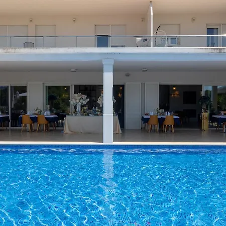 Perla Beach Resort Apart Otel 4*