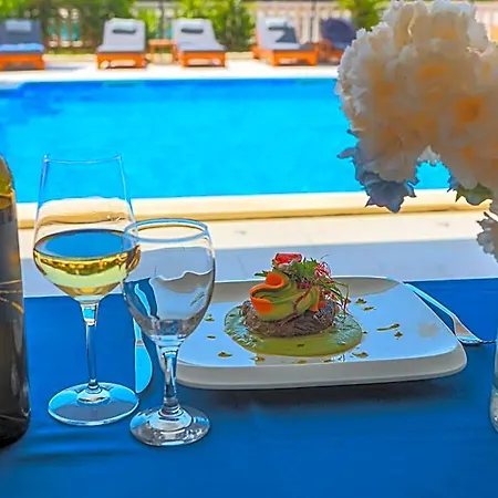 Perla Beach Resort Apart Otel Rogoznica (Sibenik-Knin)