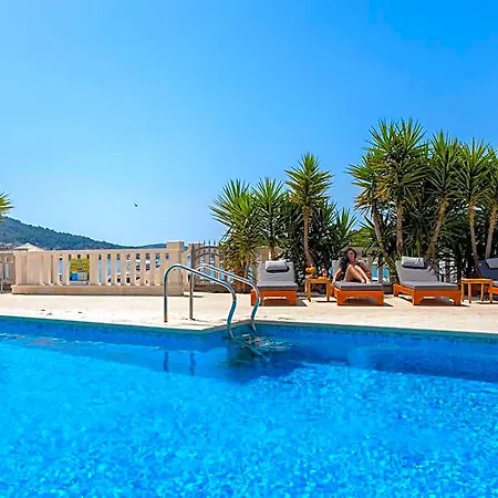 Perla Aparthotel 4*