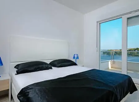 Perla Beach Resort 4*