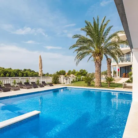 Apart Otel Perla Beach Resort